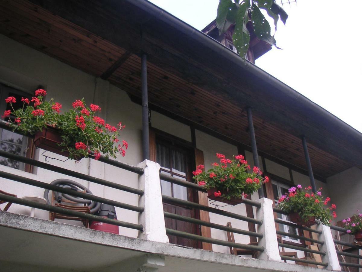 Maison Lacoste Campan Exterior photo